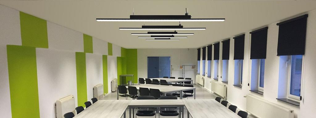 Современное офисное LED освещение с оптимальным распределением света для рабочих мест