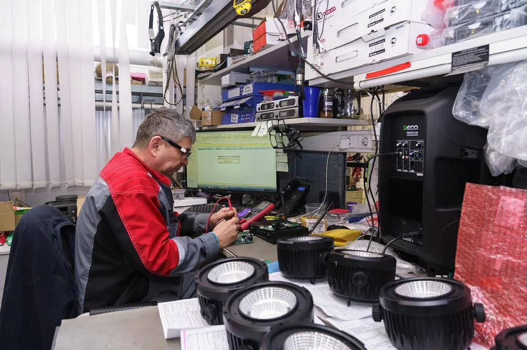 Профессиональная установка и техническое обслуживание светового оборудования в парковых зонах