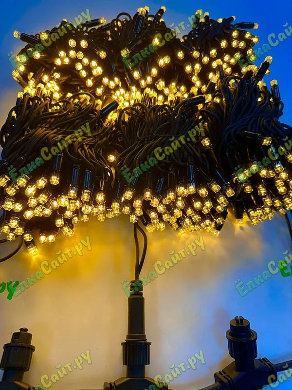 Гирлянда Клип Лайт Спайдер 3x20м с тёплыми белыми диодами на дереве - демонстрация равномерного освещения ветвей