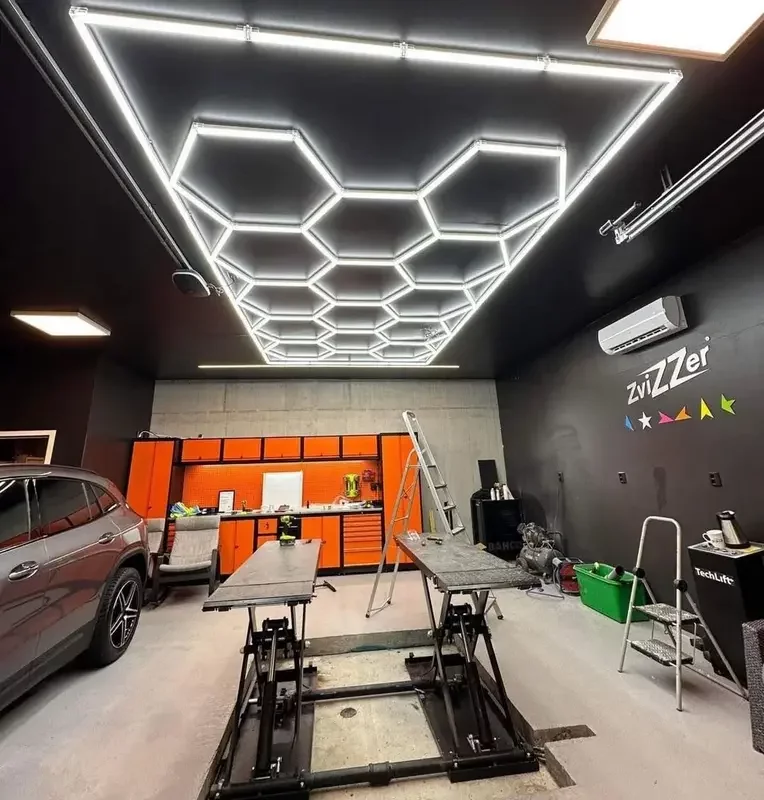 Современный шестигранный светодиодный потолочный светильник для промышленного освещения автосервиса