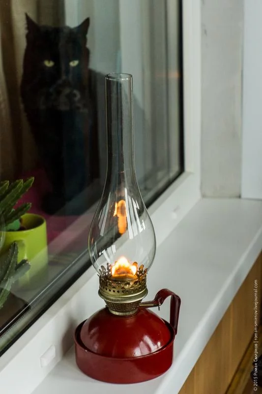 Классическая керосиновая лампа XIX века - революция в бытовом освещении