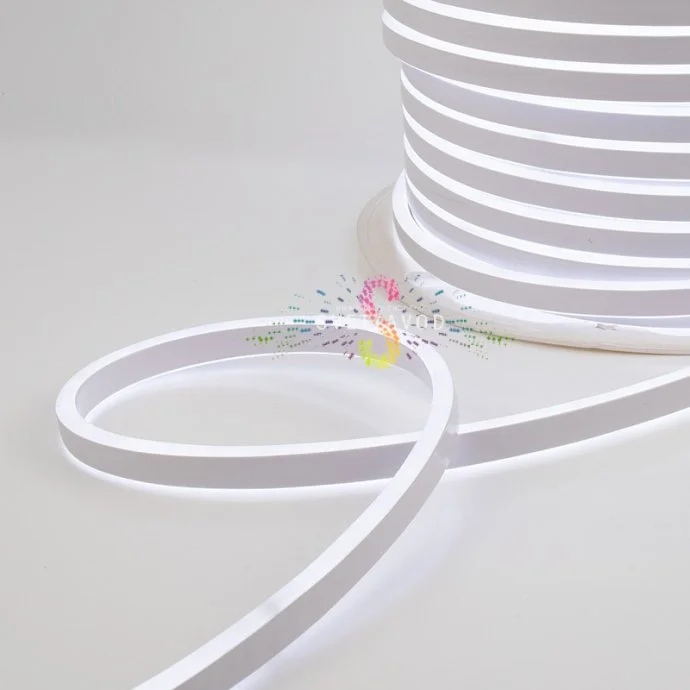 Крупный план светящегося двухстороннего гибкого неона LED Neon Flex прямоугольного сечения 8х16 мм с матовой силиконовой оболочкой