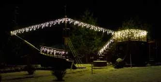 5 ярких идей как украсить загородный дом к новому году!