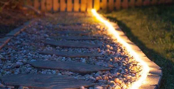 3 гениальных способа использования светового шнура на заднем дворе!