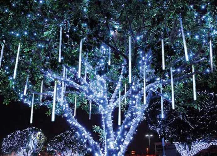 Украшение тающими сосульками