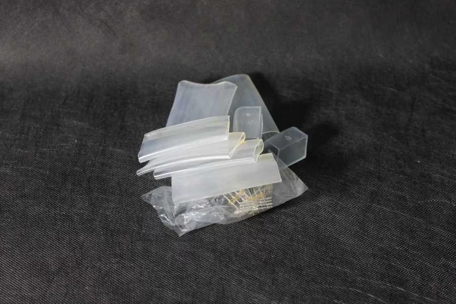 Подключенный красный провод