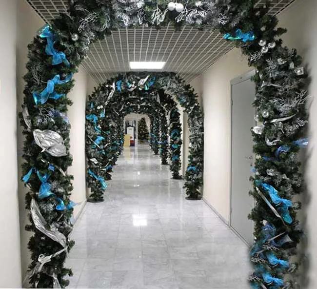 Еловый шлейф Еловый шлейф в офисном интерьере