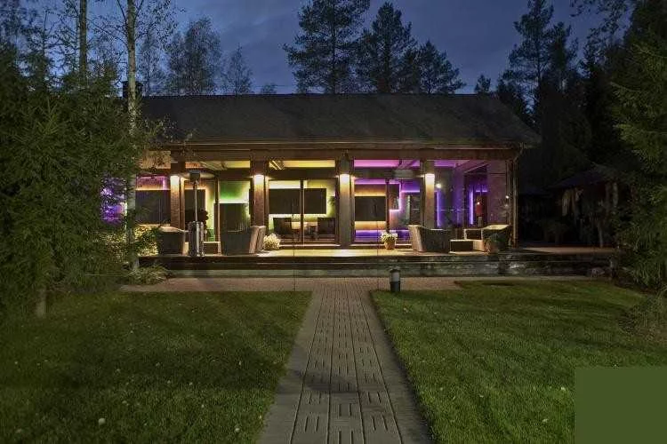 Как осветить круглым дюралайтом веранду кафе Как осветить круглым дюралайтом веранду кафе