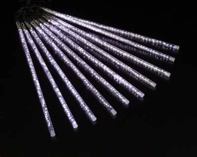 Украшение тающими сосульками