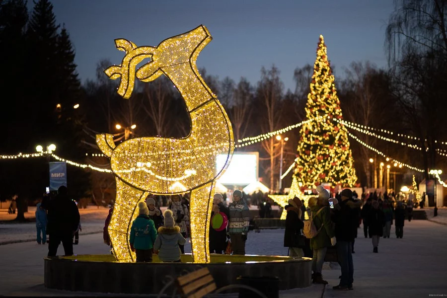 Парк Маяковского в Екатеринбург новый год