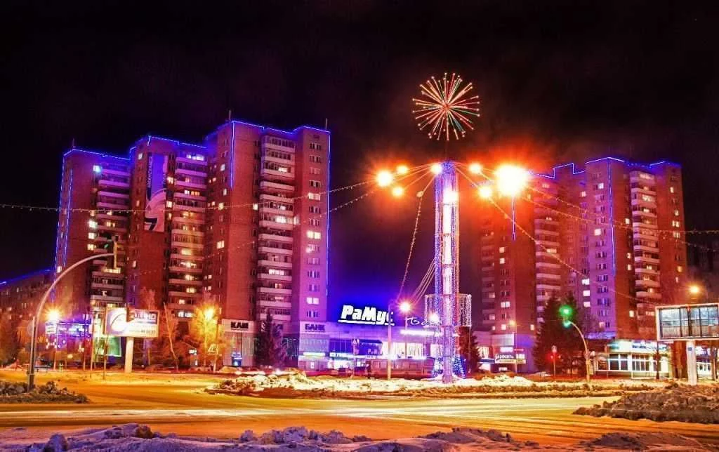 Оформление круглым дюралайтом жилых многоэтажек