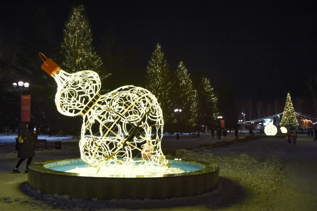 световые фигуры парк Маяковского