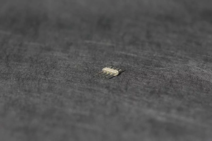 Внутренние провода RGB неона