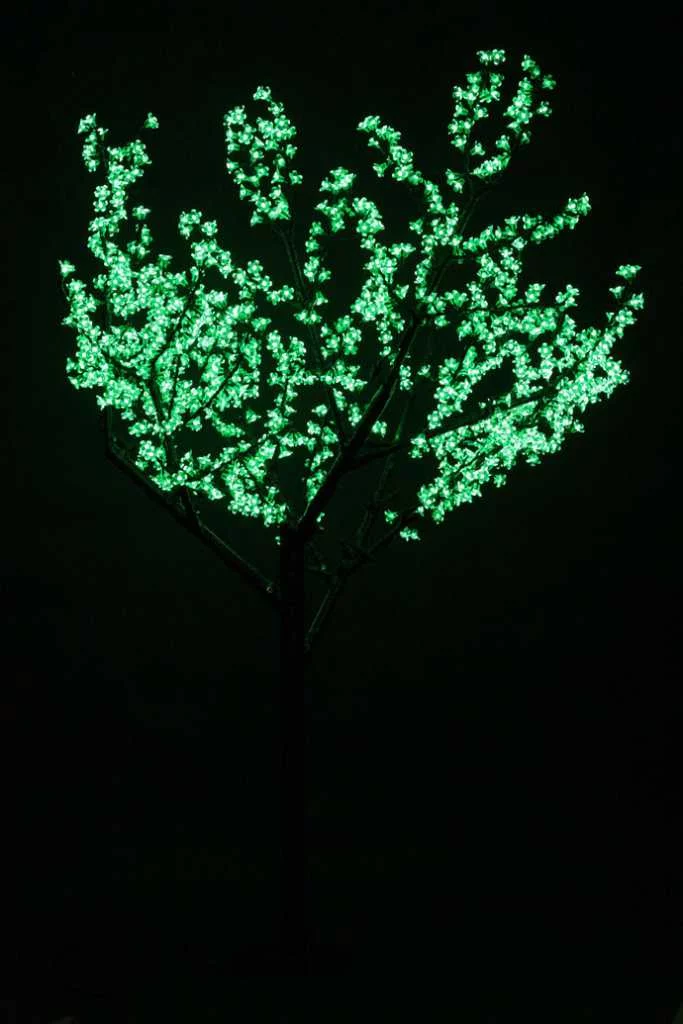 Собранное и включенное дерево Сакура