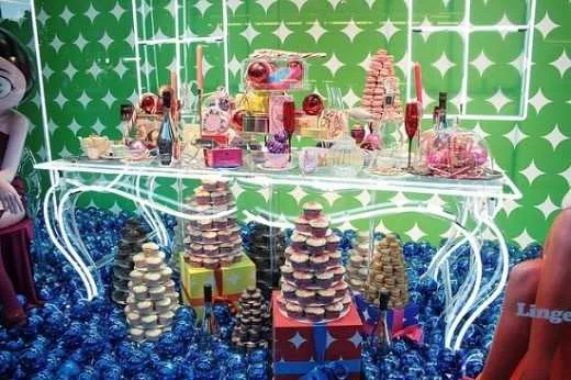 Световые гирлянды на окна Стильное световое оформление витрины