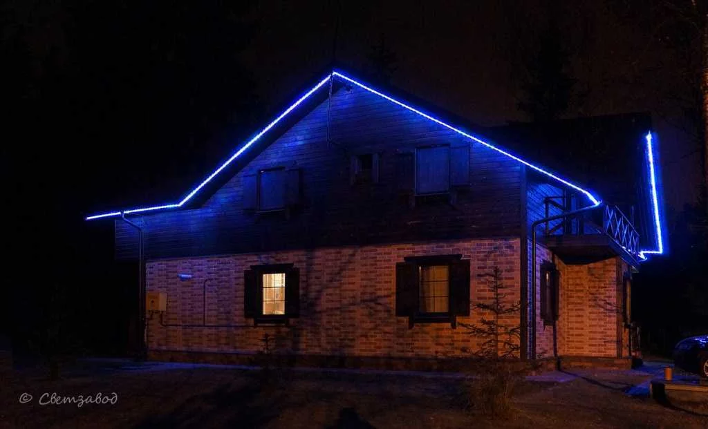 Контурная подсветка дома гибким неоном