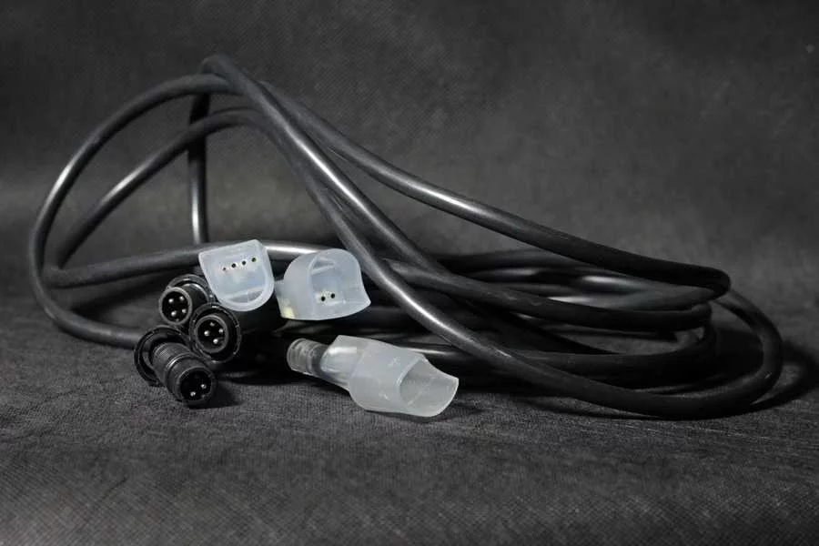 Снятие внешней оболочки неона