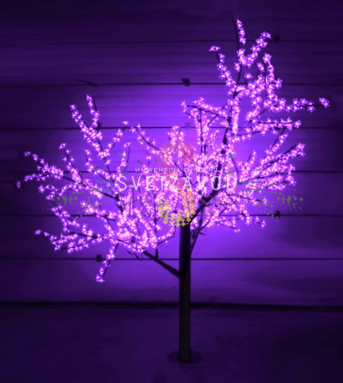 Детальное фото светодиодного дерева Сакура: фиолетовые светодиоды на ветвях диаметром 2 м, коричневый ствол, защита IP54 для улицы.