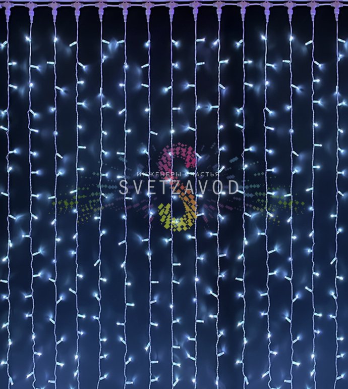 Детальное фото светодиодного дождя Rich Led 2х9м: горизонтальный шлейф с 20 вертикальными нитями, белые светодиоды DIP, защитные колпачки, коннекторы для соединения.