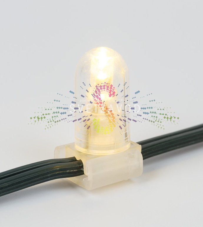 Крупный план светодиодной гирлянды Клип Лайт 12В с защитными колпачками, теплый белый свет, провод ПВХ темно-зеленого цвета.