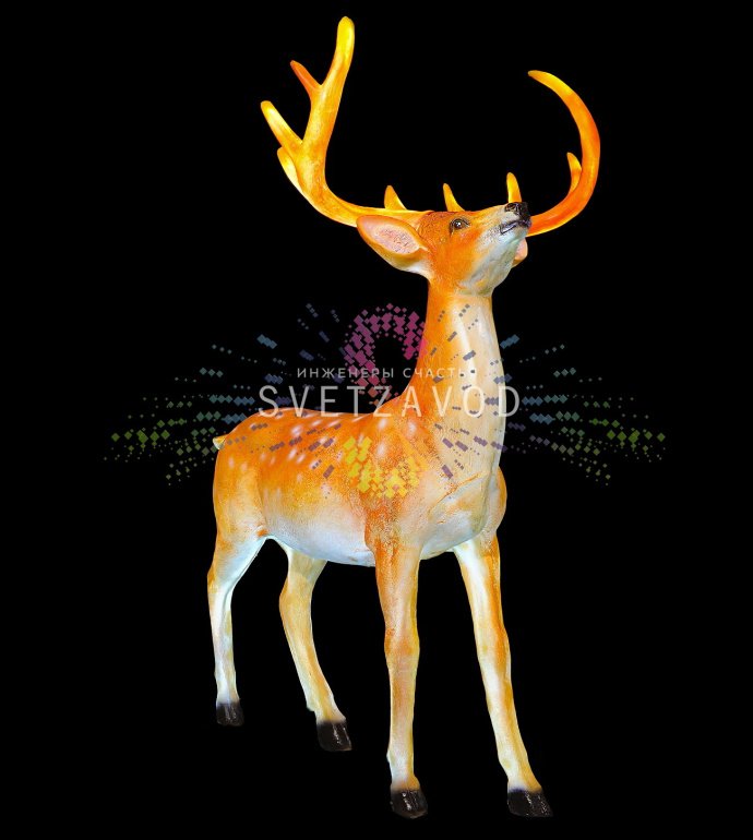 Крупный план светодиодной фигуры оленя из стекловолокна высотой 160 см. Видны детали конструкции, внутренняя светодиодная подсветка, влагозащищенный корпус и трансформатор в комплекте. Крупный план светодиодной фигуры оленя из стекловолокна высотой 160 см. Видны детали конструкции, внутренняя светодиодная подсветка, влагозащищенный корпус и трансформатор в комплекте.