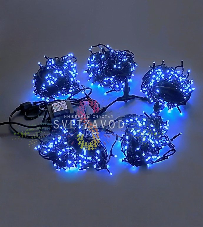 Детальное фото комплекта гирлянды Клип Лайт Спайдер: 5 нитей черного провода по 20м с синими светодиодами, блок питания 220/24В, упаковка.