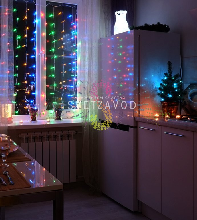 Детальное фото искусственной ели Neon-Night: литые ветки с тщательно проработанной хвоей, пластиковый бронзовый горшок, общий размер 45 см.