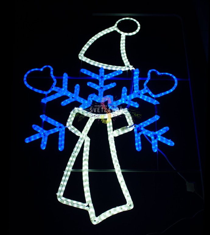 Детальное фото светодиодной консоли 'Снежинка в шапке'. Видны металлический каркас, светодиодные линии синего и белого цвета, элементы крепления бандажной лентой.
