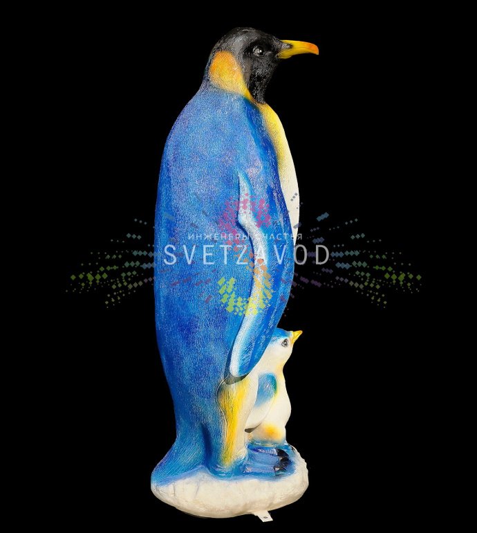 Детальное фото светодиодной фигуры Пингвин мама 130 см (SAK-725) из стекловолокна, показывающее качество изготовления и равномерную внутреннюю LED-подсветку.