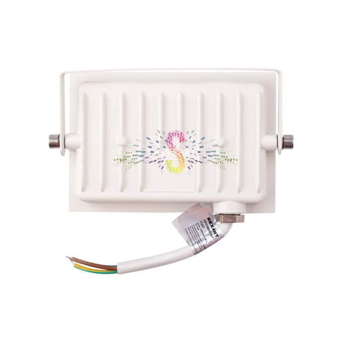 Светодиодный уличный прожектор REXANT 30Вт в белом алюминиевом корпусе с защитой IP65, закаленным стеклом и кронштейном для настройки угла.