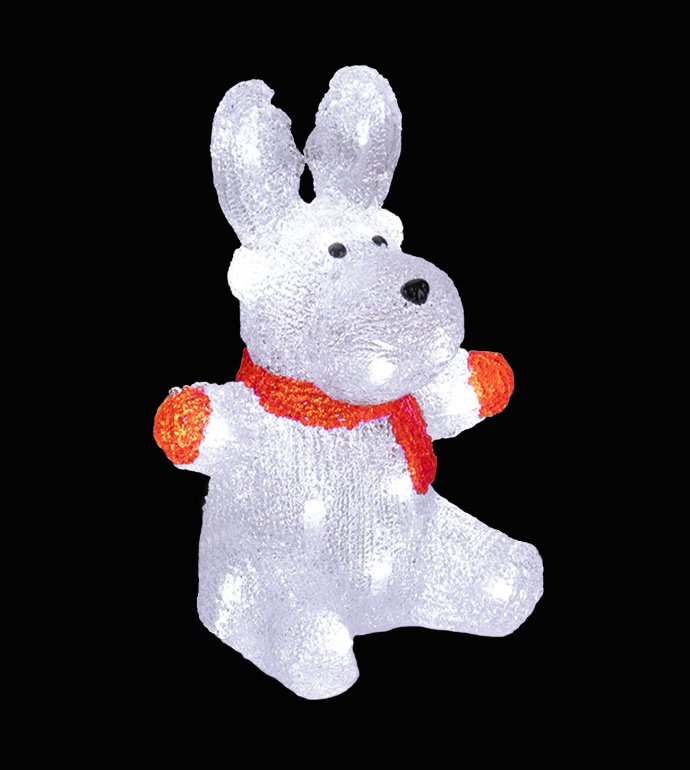 Детальное фото акриловой светодиодной фигуры 3D Олененок в шарфе. Видны 24 светодиода, качественный акрил, размеры 20х17х30 см, работает от 2-х батареек АА.