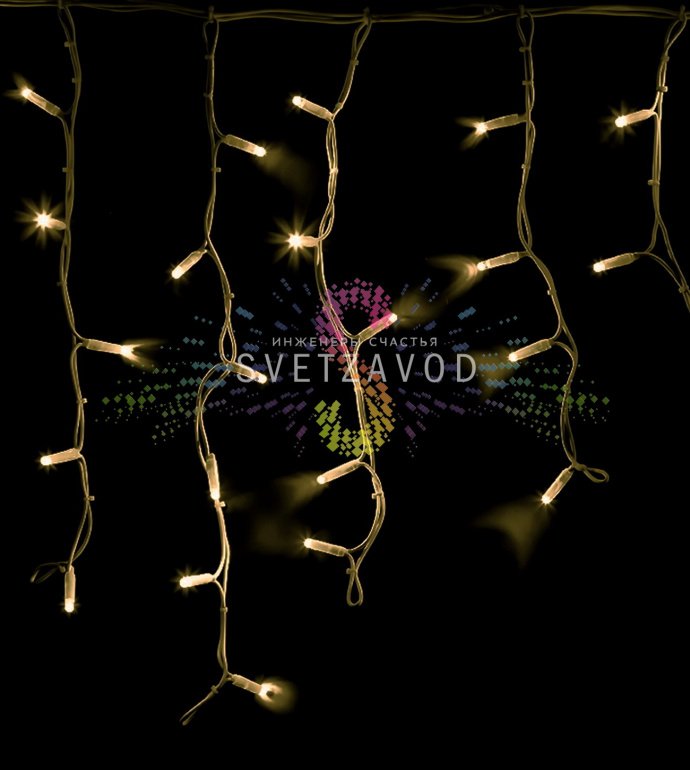 Детальное фото светодиодной бахромы Айсикл 4.8 метра с теплыми белыми мерцающими диодами на каучуковом кабеле, демонстрирующее эффект ледяных сосулек.