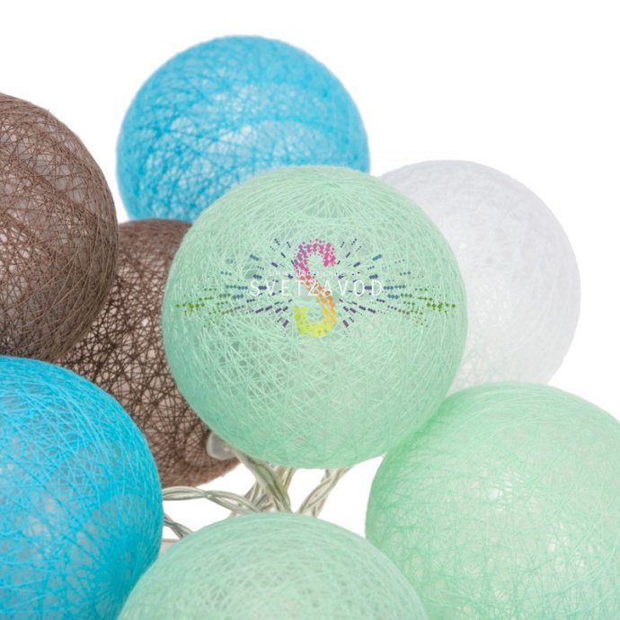 Детальное фото светодиодной гирлянды Тайские фонарики Северное сияние длиной 3.5 метра с 20 текстильными фонариками на прозрачном проводе.