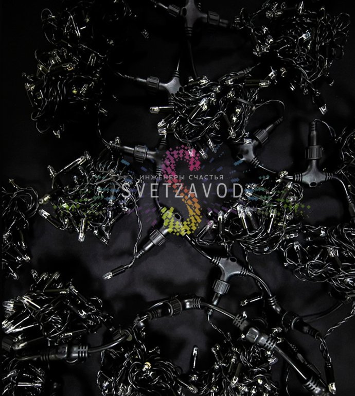 Детальное фото светового занавеса Rich Led: черный ПВХ шлейф длиной 2 метра с 20 вертикальными нитями по 6м, создающими эффект дождя. Видны светодиоды и коннекторы.