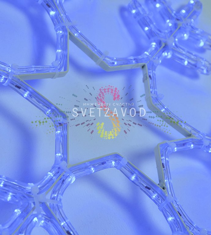 Детальное фото светодиодной снежинки Neon-Night: синее свечение, металлический каркас с порошковой покраской, вилка питания, ушко для монтажа.