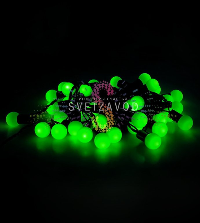 Детальное фото гирлянды Шарики: зеленые светодиодные шарики диаметром 15 мм на черном ПВХ-шнуре длиной 10 метров, блок питания.