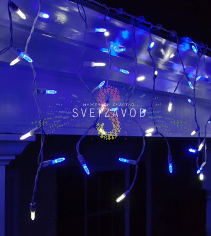 Детальное фото светодиодной бахромы Айсикл Rich Led. Видны белый ПВХ провод, нити разной длины 20-50 см, синие светодиоды и мерцающие белые, защитные колпачки, коннекторы.