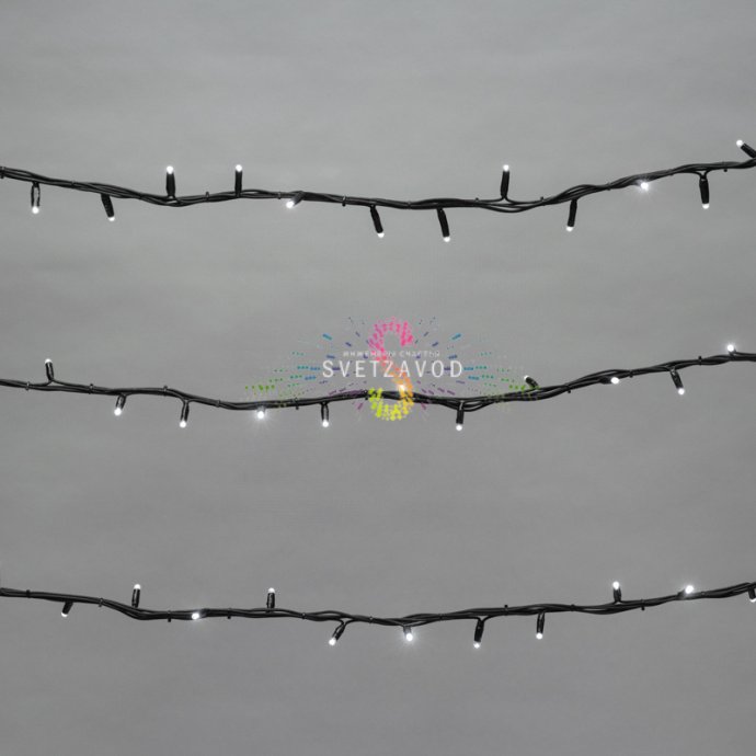 Детальное фото гирлянды-нити Твинкл Лайт: черный каучуковый кабель, белые светодиоды, защитные колпачки, длина 20 метров