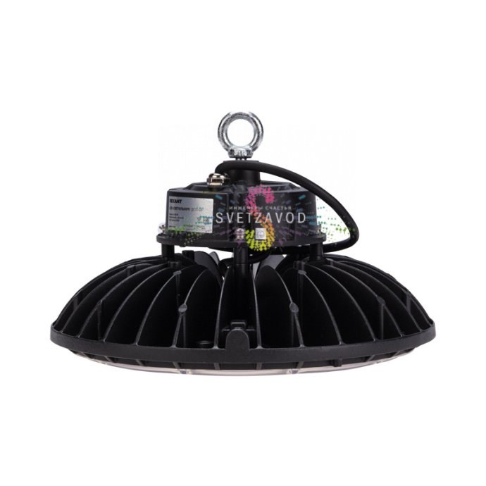 Детальное фото светодиодного промышленного светильника для высоких пролетов мощностью 200Вт в черном алюминиевом корпусе со степенью защиты IP65.