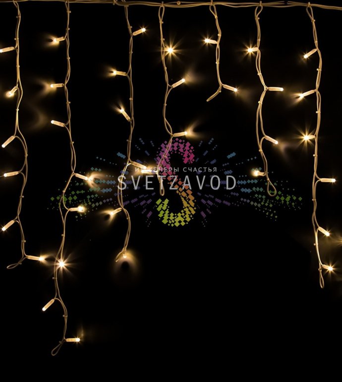 Детальное фото светодиодной бахромы Айсикл: горизонтальная шина 5.6м с вертикальными нитями разной длины (20/43/66/90 см), 240 светодиодов, белый каучуковый провод, степень защиты IP67.