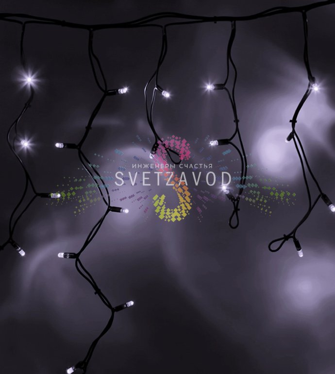Детальное фото светодиодной бахромы Айсикл Neon-Night: горизонтальная шина 5.6м с нитями разной длины, черный каучуковый провод, белые светодиоды, степень защиты IP67