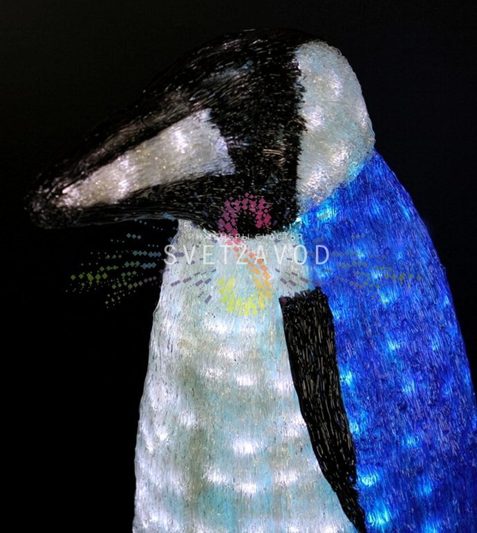 Детальное фото акриловой 3D фигуры Королевский пингвин с 1296 светодиодами. Видны металлический каркас, крепежные отверстия и блок питания 24В.
