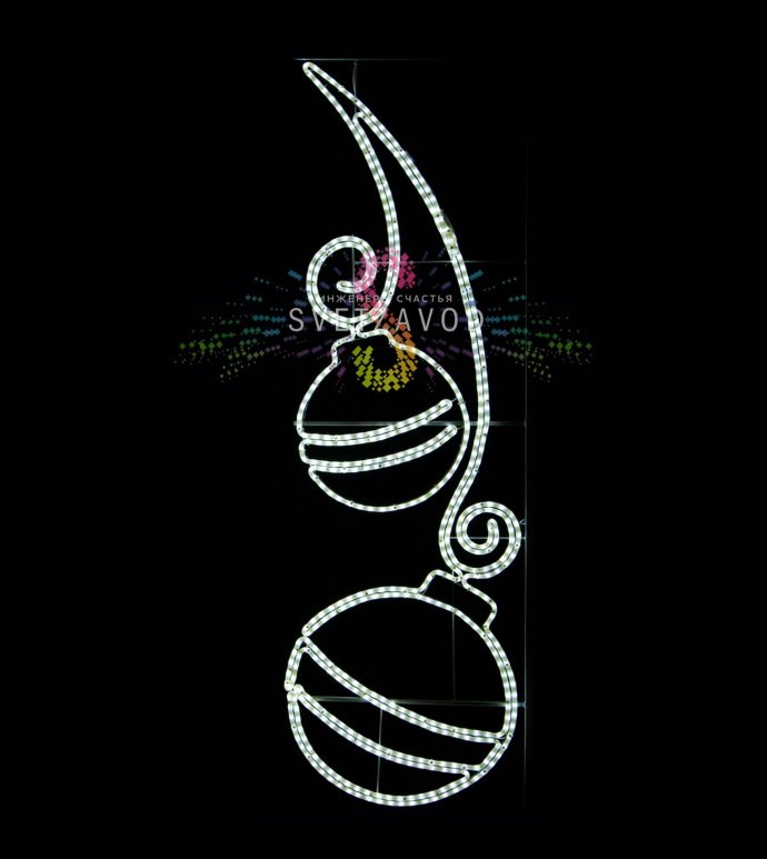 Крупный план светодиодной консоли Новогодние шары: металлический каркас с белыми LED-дюралайтами, подключение к опоре.