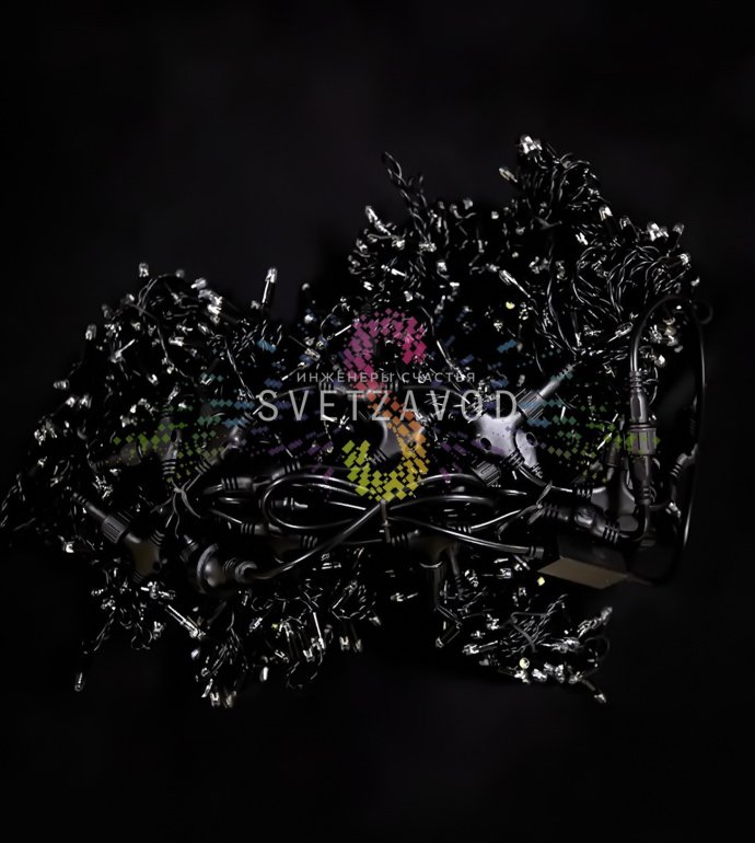 Детальное фото светодиодного дождя Rich Led SPL-797: черный ПВХ провод, 20 нитей по 3 метра, 600 светодиодов, степень защиты IP65.