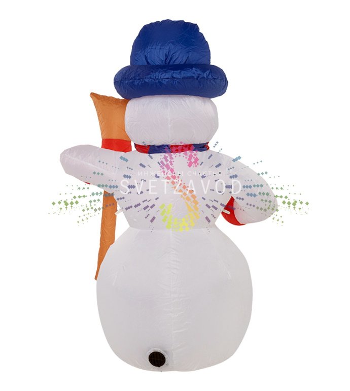 Детальное фото надувной фигуры 3D Снеговика с метлой от Neon-Night. Видны прочный материал ПВХ, встроенные светодиоды теплого белого свечения, компрессор и крепления в комплекте.