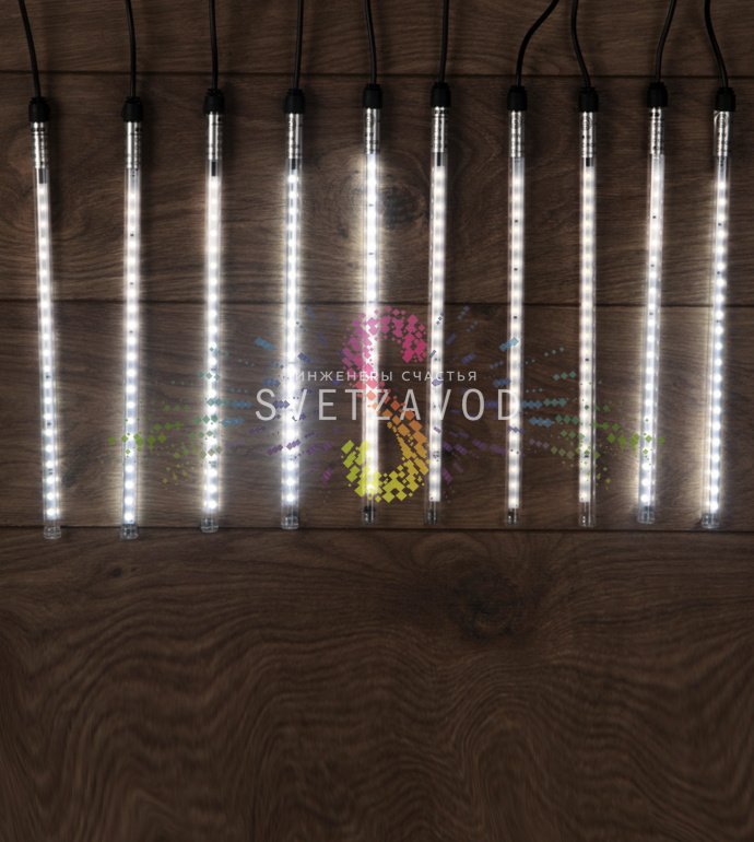 Детальное фото гирлянды Тающие сосульки: 10 пластиковых трубок по 30 см на 10-метровом каучуковом проводе, блок питания 24В.