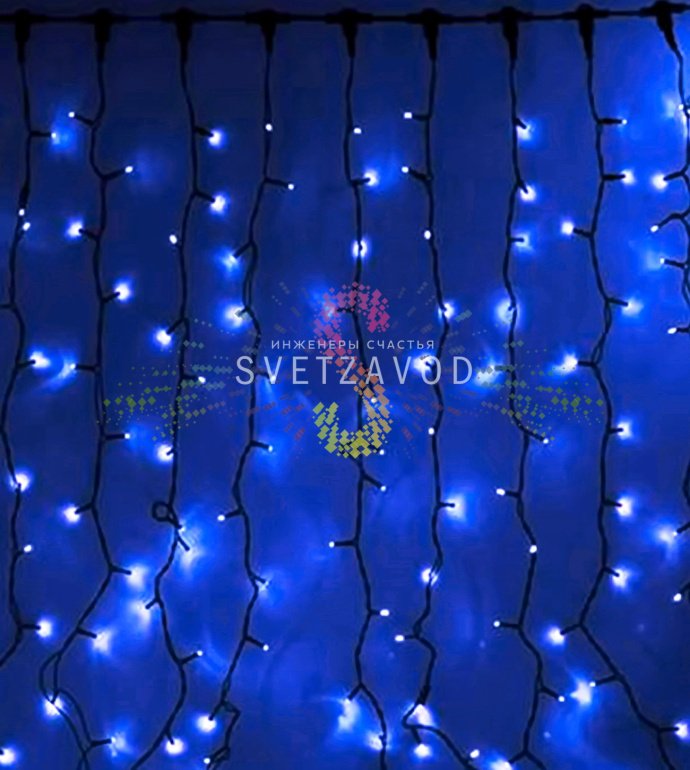 Светодиодный занавес Rich Led в работе: 20 вертикальных нитей по 6 метров с синими диодами, черный ПВХ провод, подключен к сети 220В