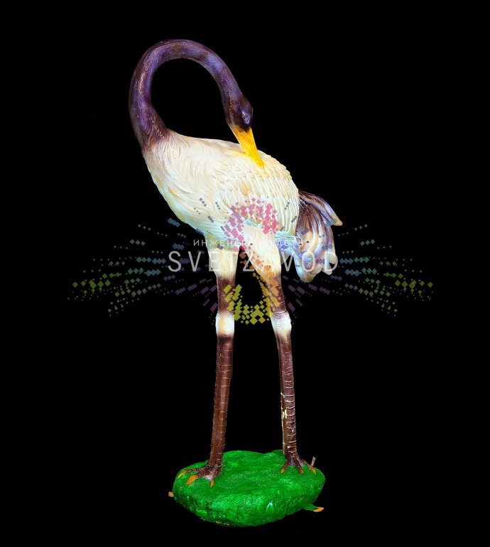 Детальное фото светодиодной фигуры Журавль: объемная 3D конструкция из стекловолокна с равномерной внутренней LED-подсветкой, установленная на ровной поверхности. Детальное фото светодиодной фигуры Журавль: объемная 3D конструкция из стекловолокна с равномерной внутренней LED-подсветкой, установленная на ровной поверхности.