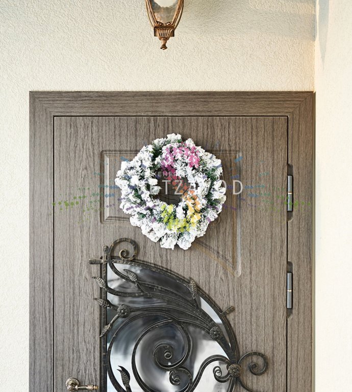 Детальное фото рождественского венка Neon-Night: реалистичные заснеженные ветки ПВХ, пышный объем, диаметр 45 см, темно-зеленая основа с белым покрытием.