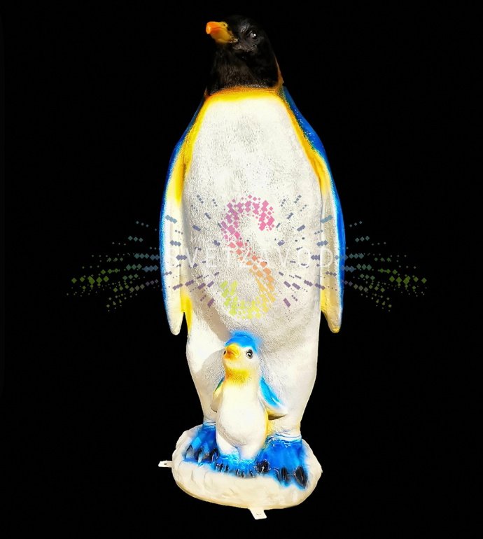 Детальное фото светодиодной фигуры Пингвин мама 130 см (SAK-725) из стекловолокна, показывающее качество изготовления и равномерную внутреннюю LED-подсветку.